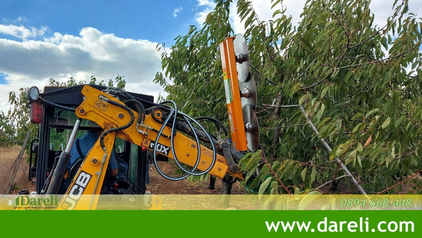 Машина за контурна резитба Coupeco Lamier 4500 за заден монтаж на самоходна машина JCB CX1