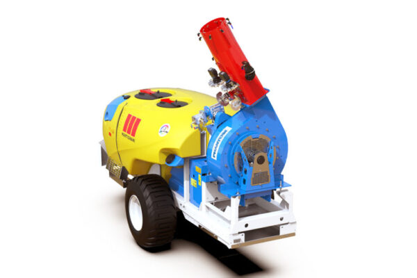 прикачна пръскачка